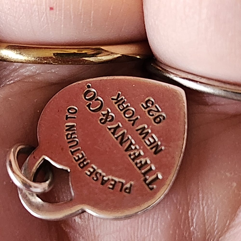 Tiffany & Co. Heart Tag Charm in Sterling Silver - Picture 3 of 5